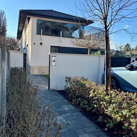 アパート Pipacs 17 By Hellobalatonlelle *