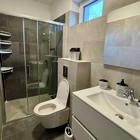 公寓 Pipacs 17 By Hellobalatonlelle *