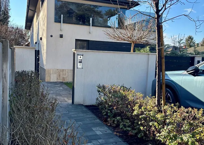 아파트 Pipacs 17 By Hellobalatonlelle *