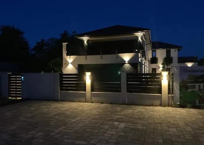 Pipacs 17 By Hellobalatonlelle 아파트